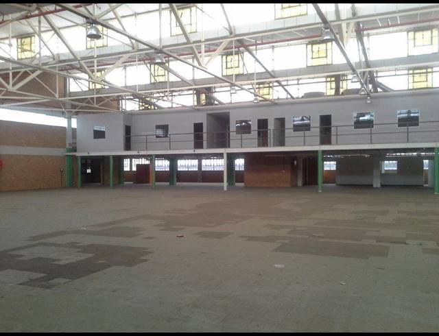 6,107M² FACTORY RENTED IN LANSDOWNE